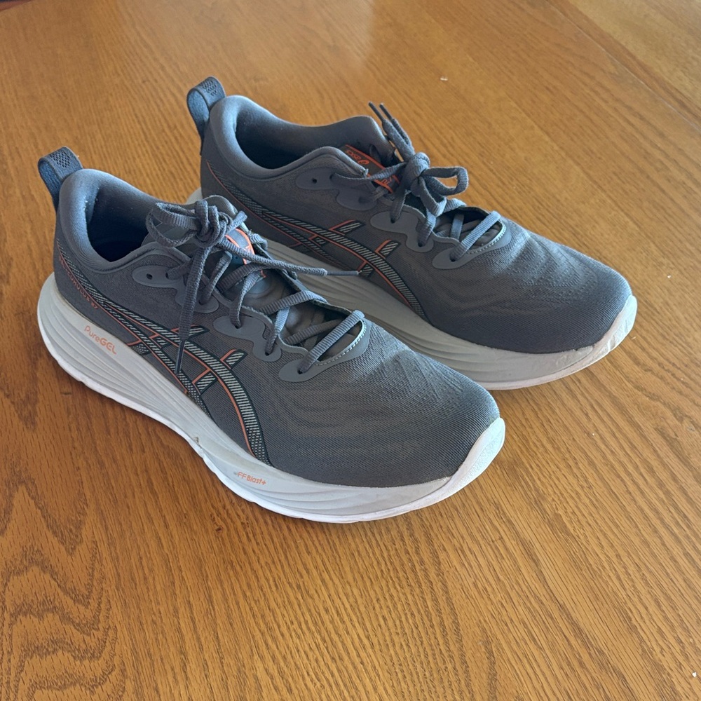 ASICS Men's Gel Cumulus 27 Gray Athletic Running Shoes Size 12 Great Condition